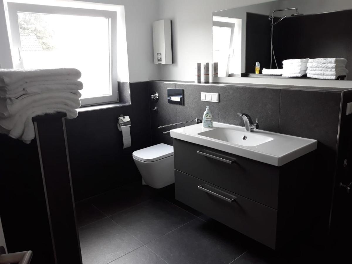 Wohnung im grünen mit traumhaften Ausblick Krefeld Exterior foto